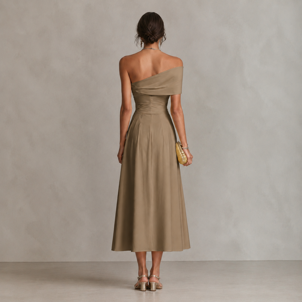 NOEMI – Vestido Maxi Con Hombros Asimétricos