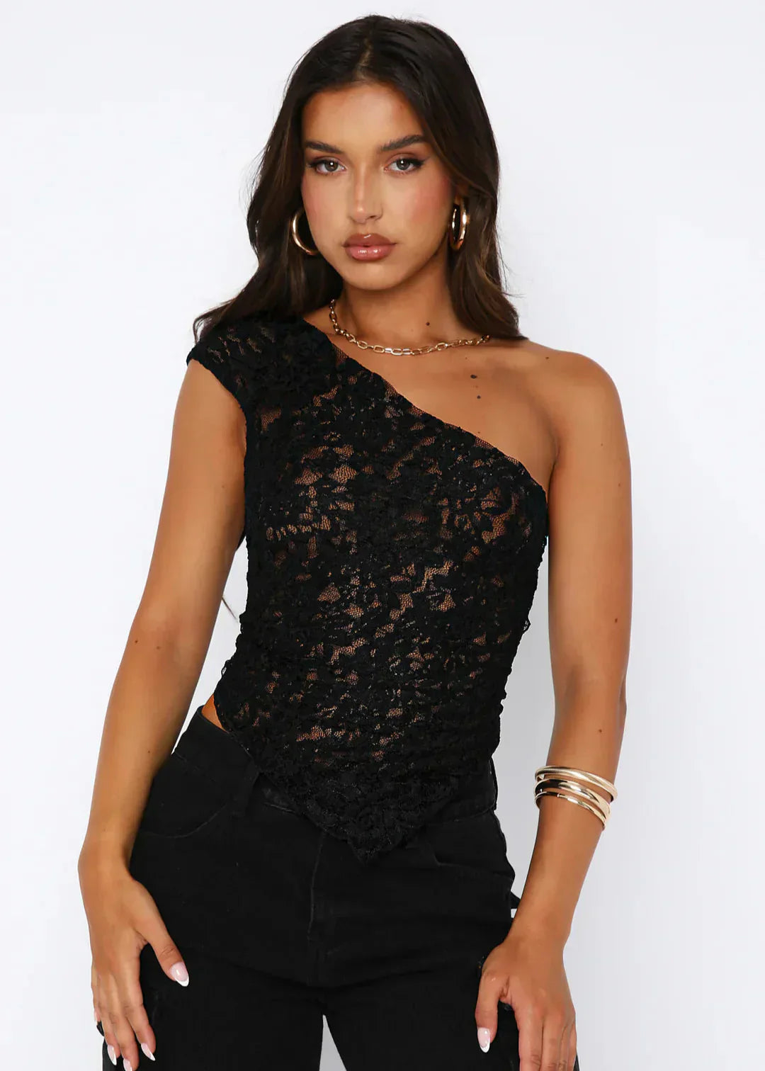 Top De Encaje Con Cuello Inclinado