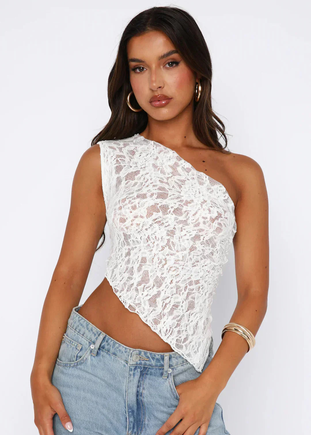 Top De Encaje Con Cuello Inclinado