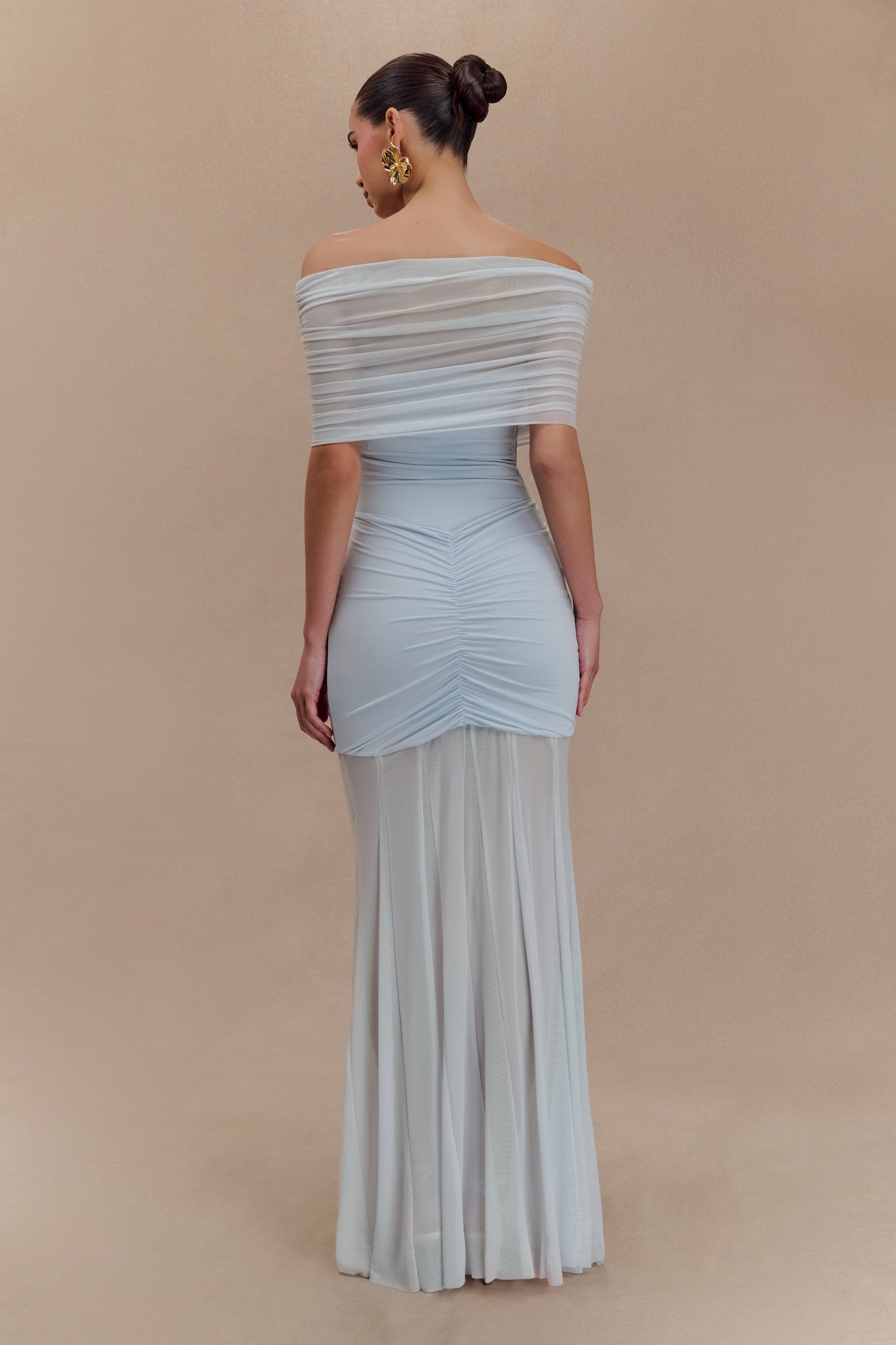 AITANA – Vestido De Malla Con Hombros Descubiertos