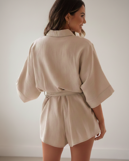 MIRELLA – Mono Con Pantalón Corto Y Lazo