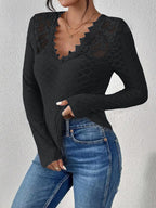 Top de manga larga con cuello en V y panel de encaje