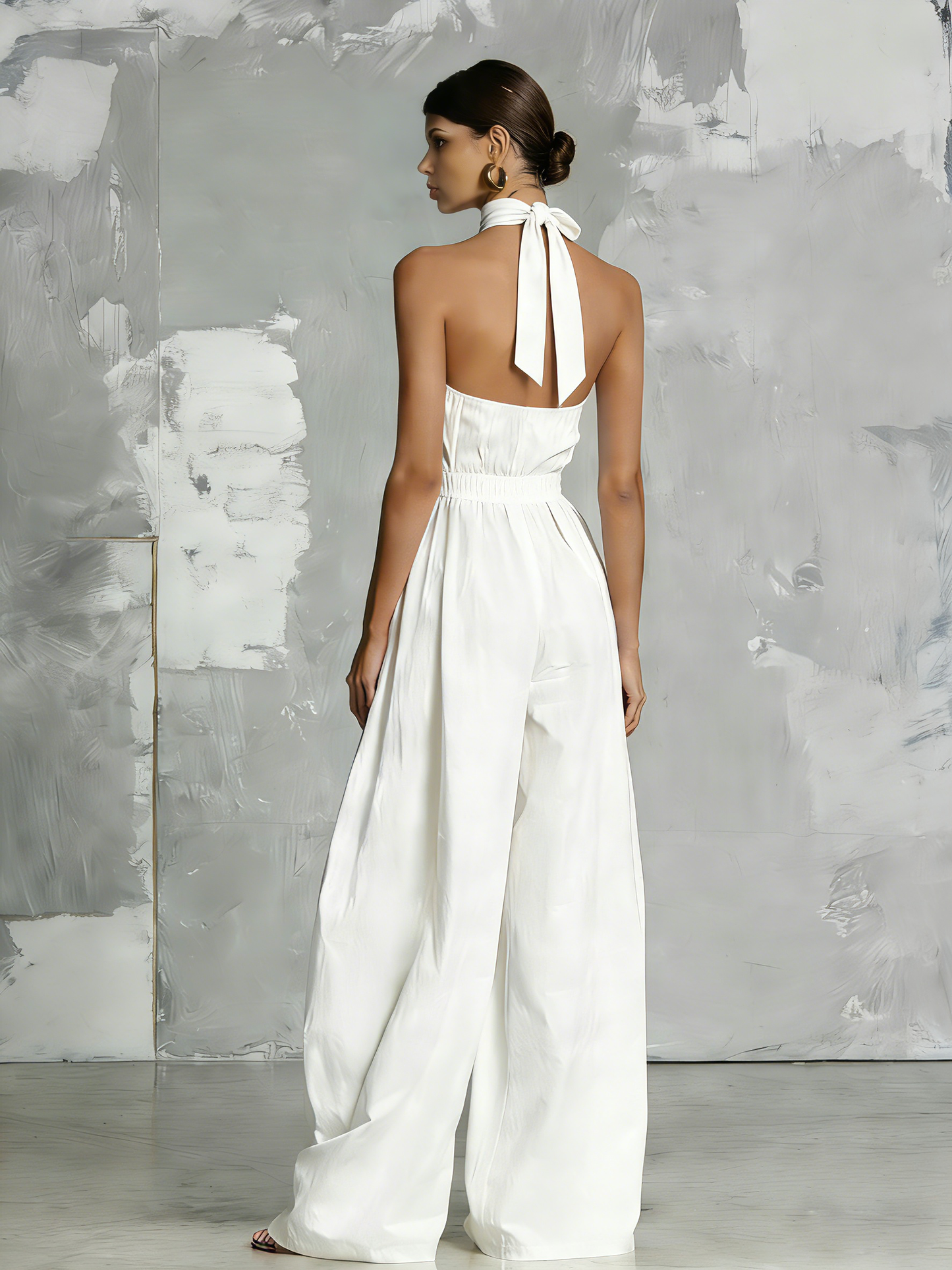 LUNA – Mono Elegante Con Cuello Halter