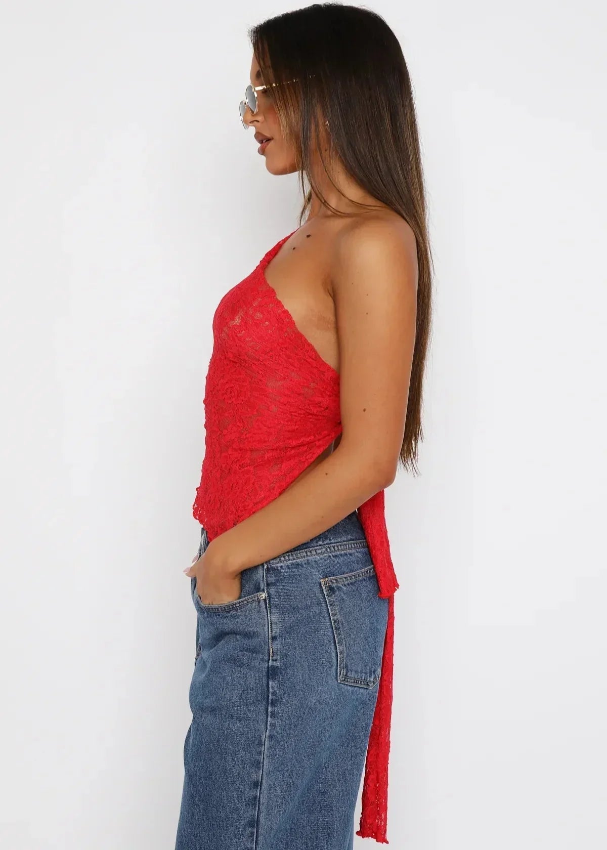 Top De Encaje Con Cuello Inclinado