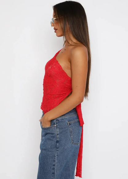 Top De Encaje Con Cuello Inclinado
