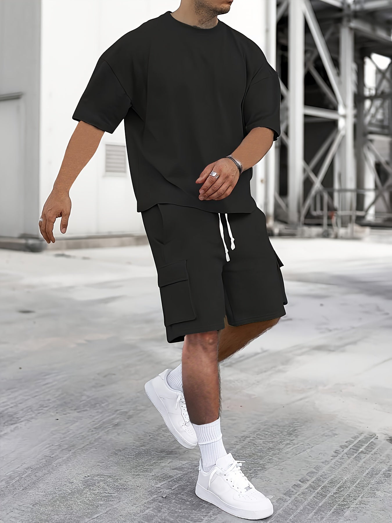 Conjunto de camiseta y pantalones cargo