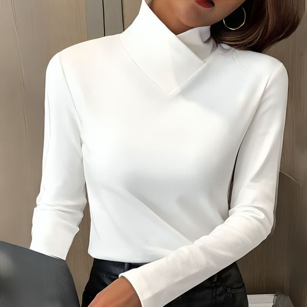 Blusa de cuello alto esculpido