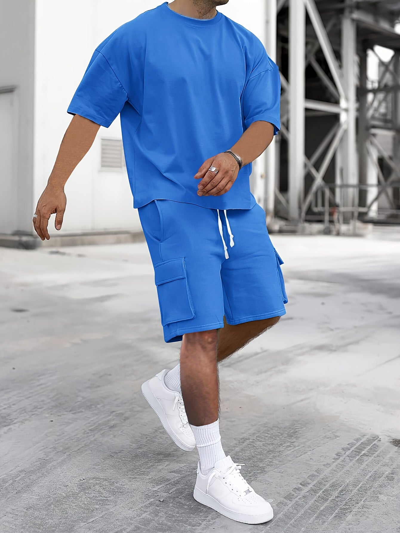Conjunto de camiseta y pantalones cargo
