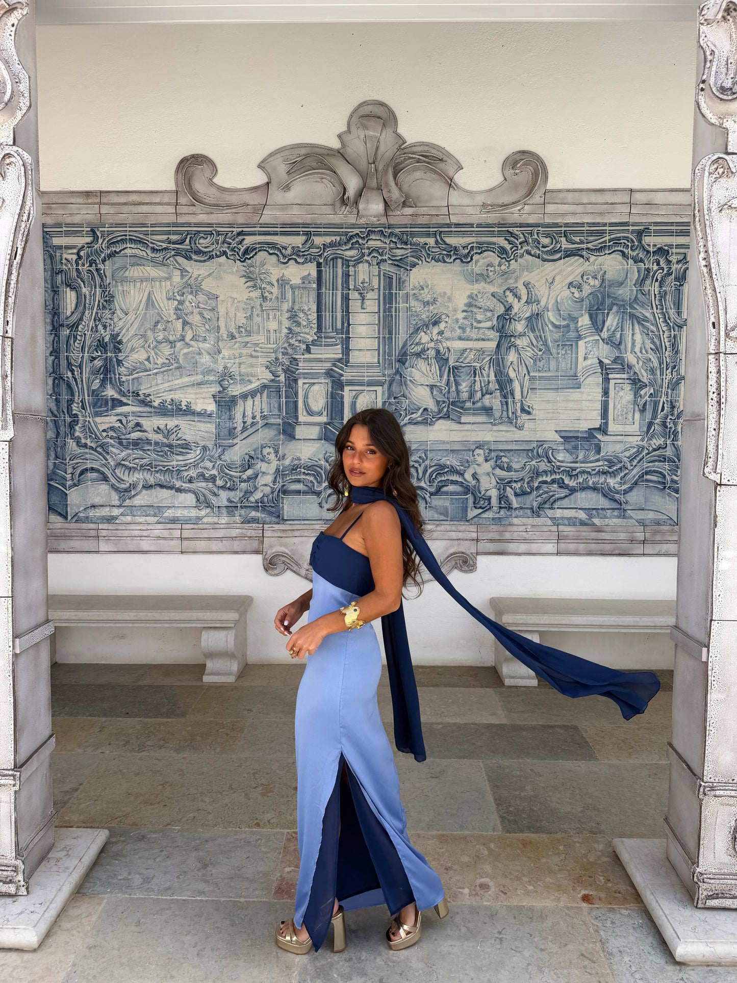 JUDITH – Vestido Elegante Bicolor