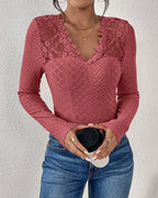 Top de manga larga con cuello en V y panel de encaje