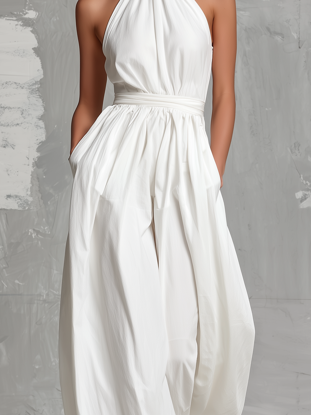 LUNA – Mono Elegante Con Cuello Halter