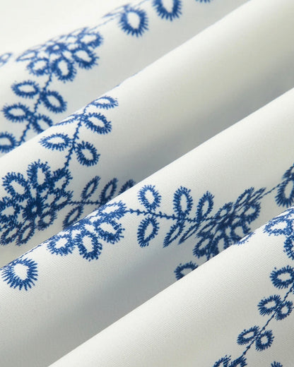 PAULA – Conjunto Bordado Blanco y Azul
