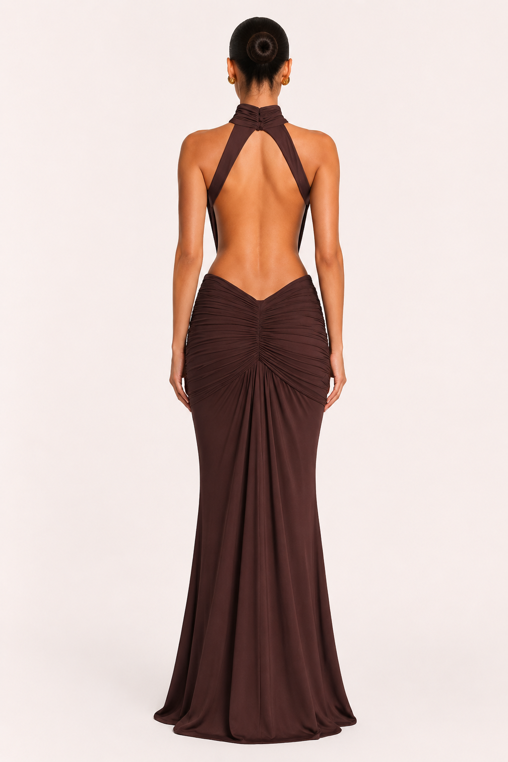 VICTORIA – Vestido Largo Elegante Con Cuello Halter Ajustado