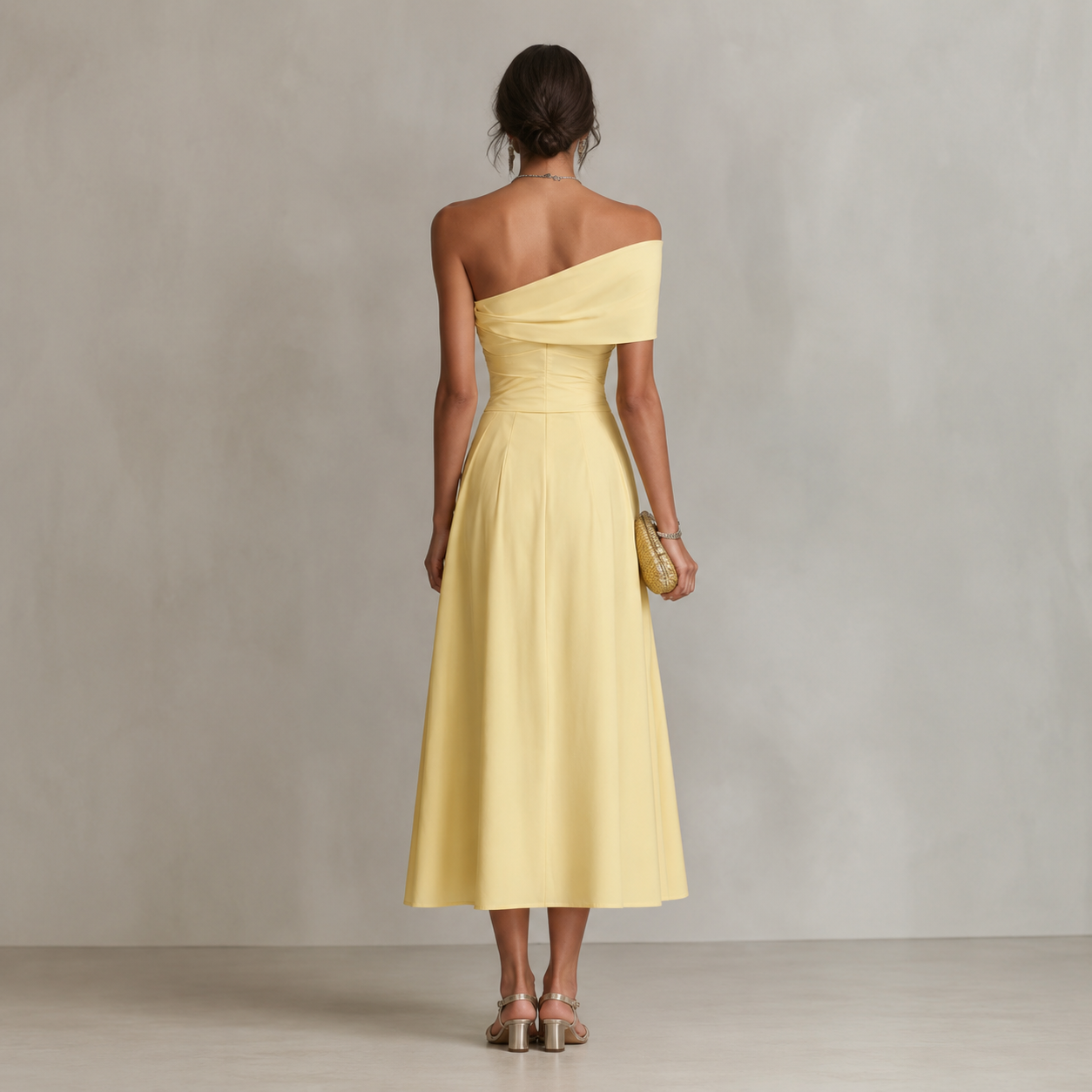 NOEMI – Vestido Maxi Con Hombros Asimétricos