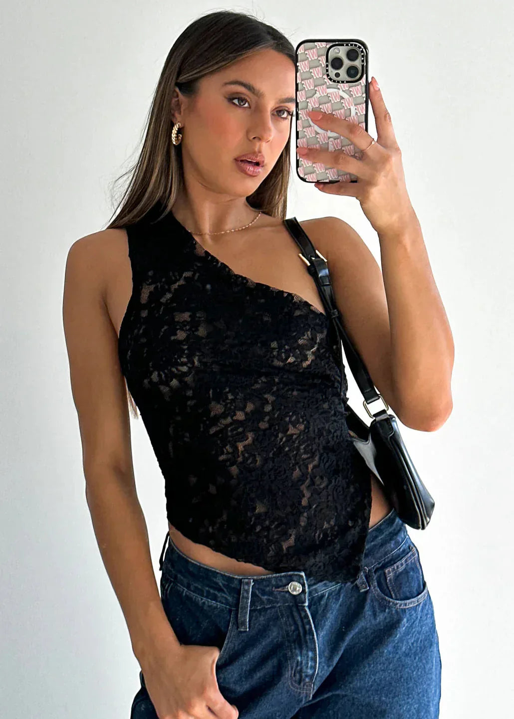 Top De Encaje Con Cuello Inclinado