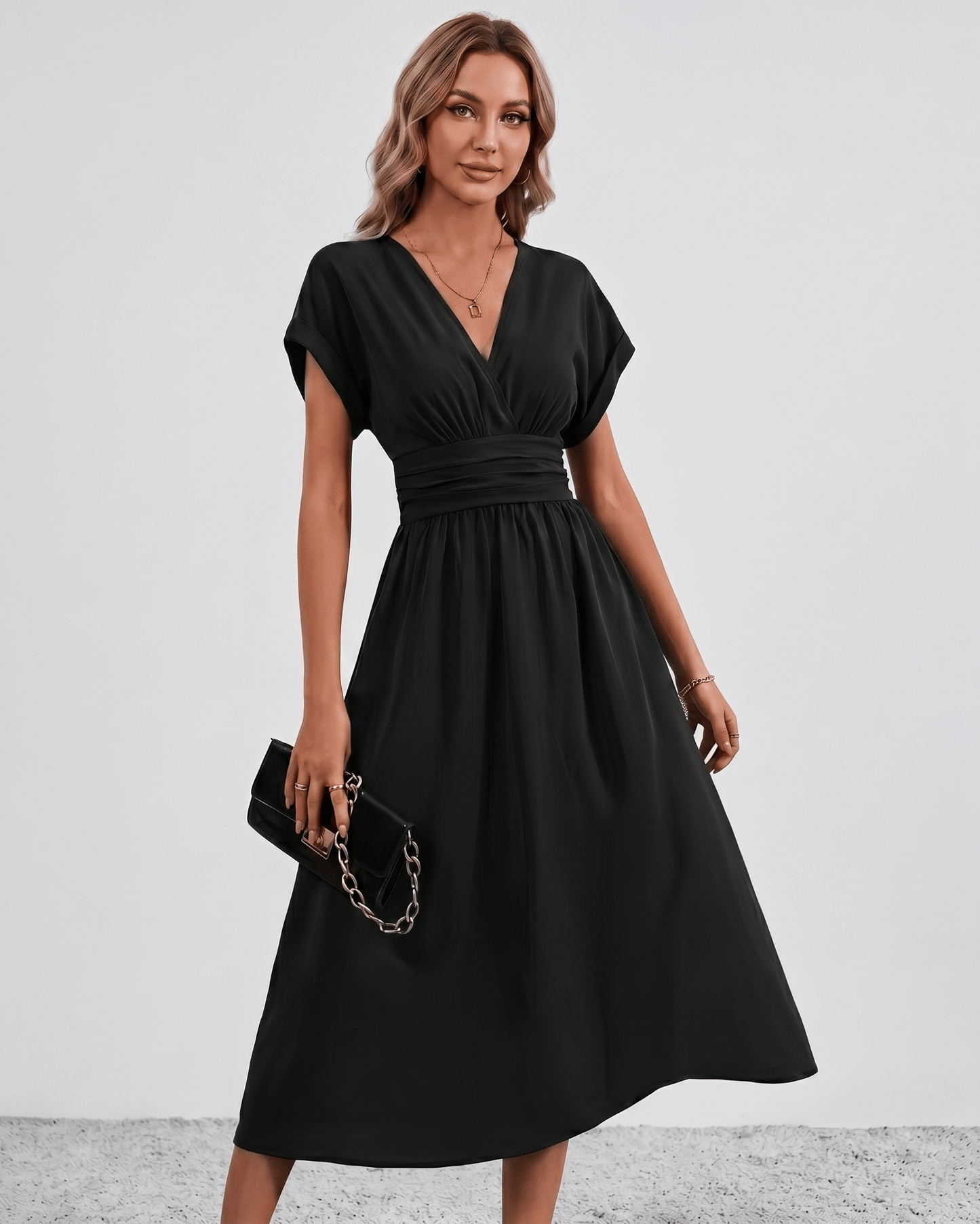 AURA – Vestido Midi Con Escote Cruzado