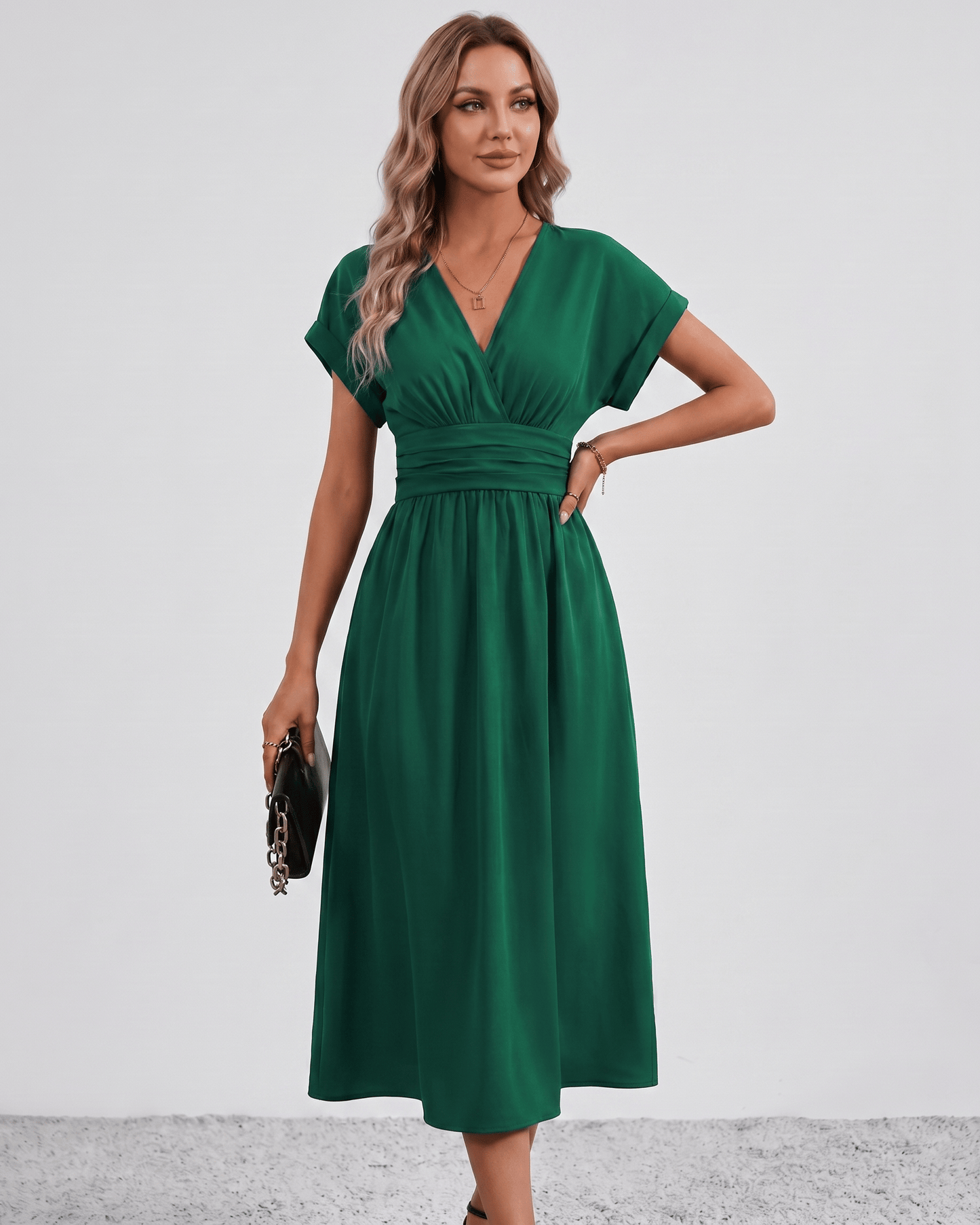 AURA – Vestido Midi Con Escote Cruzado