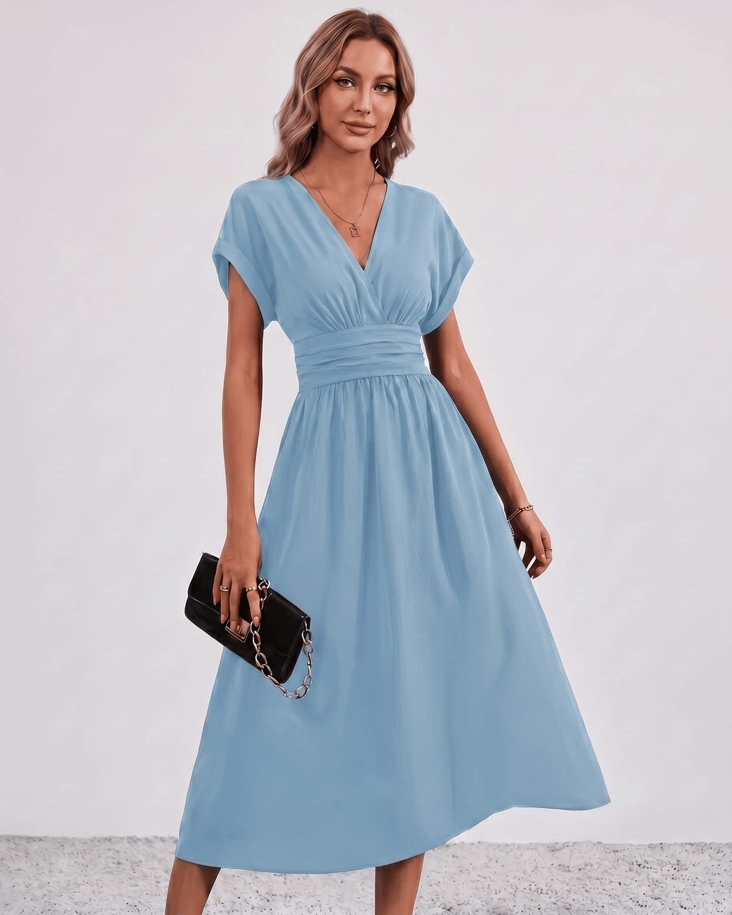 AURA – Vestido Midi Con Escote Cruzado
