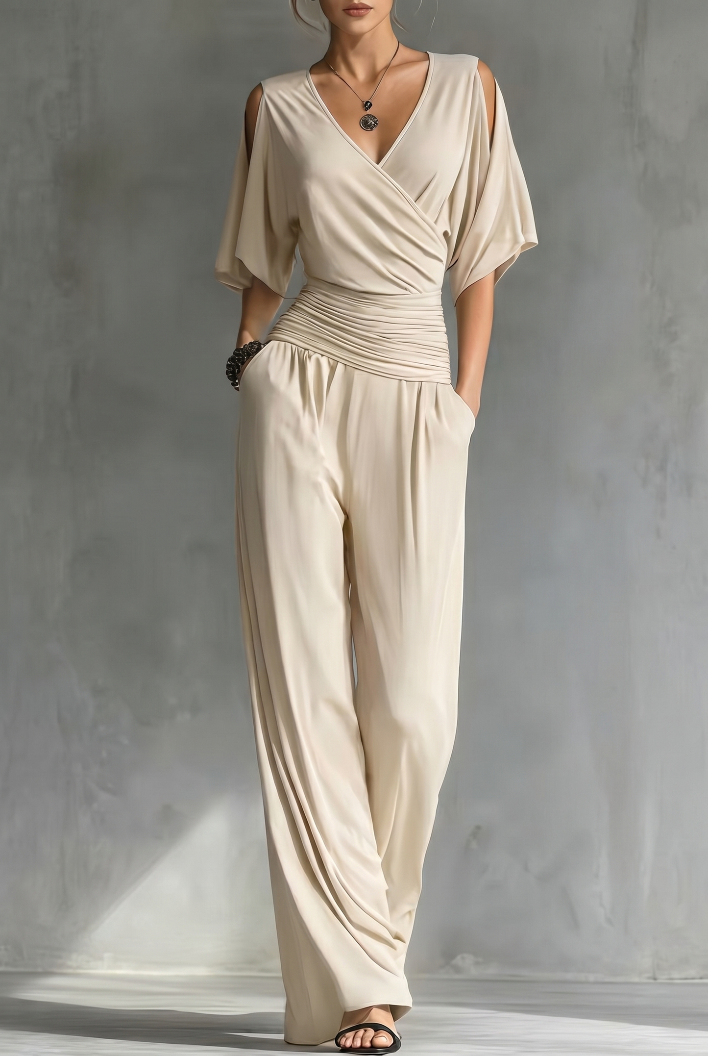AMANDA – Mono Drapeado Con Escote En V