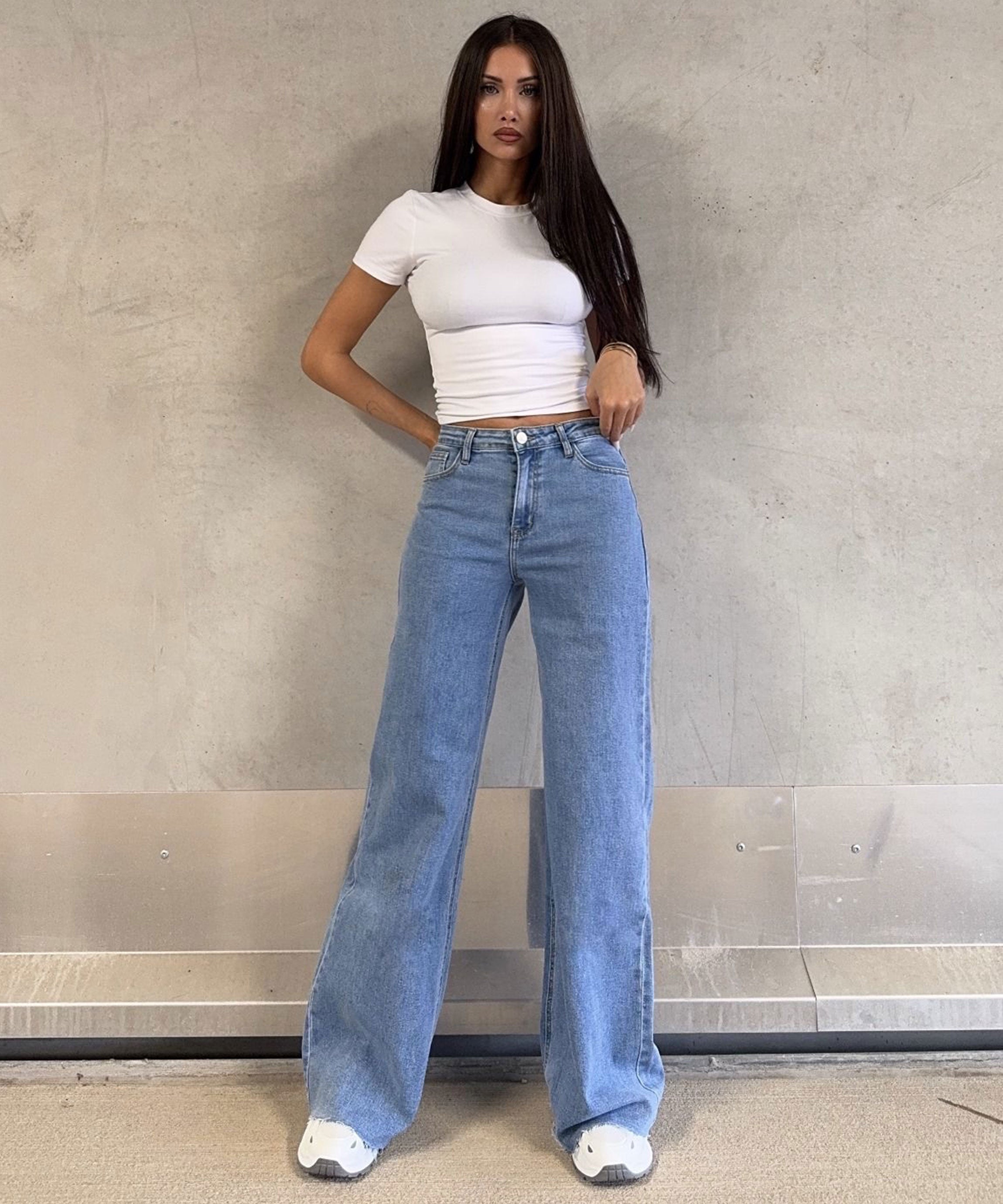 Vaqueros elásticos de cintura media y pierna ancha